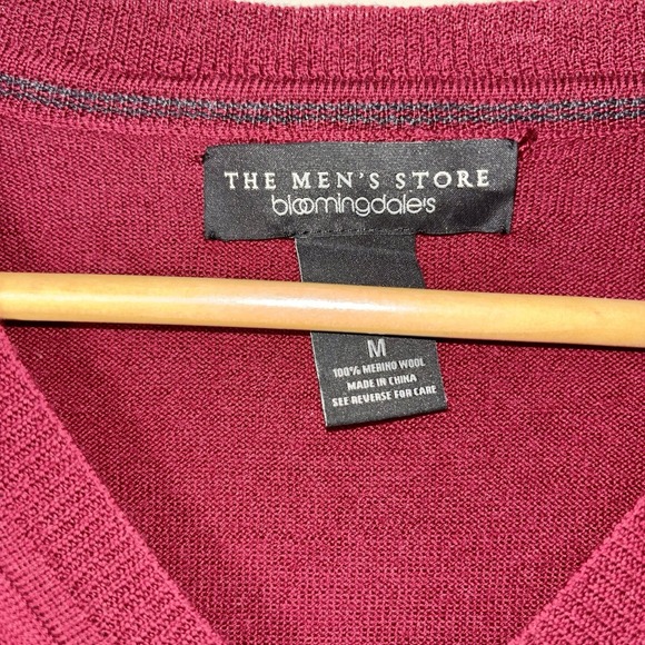 Bloomingdale's Merino Wool V Neck Sweater Red Knit Pullover Size M - Picture 2 of 6
